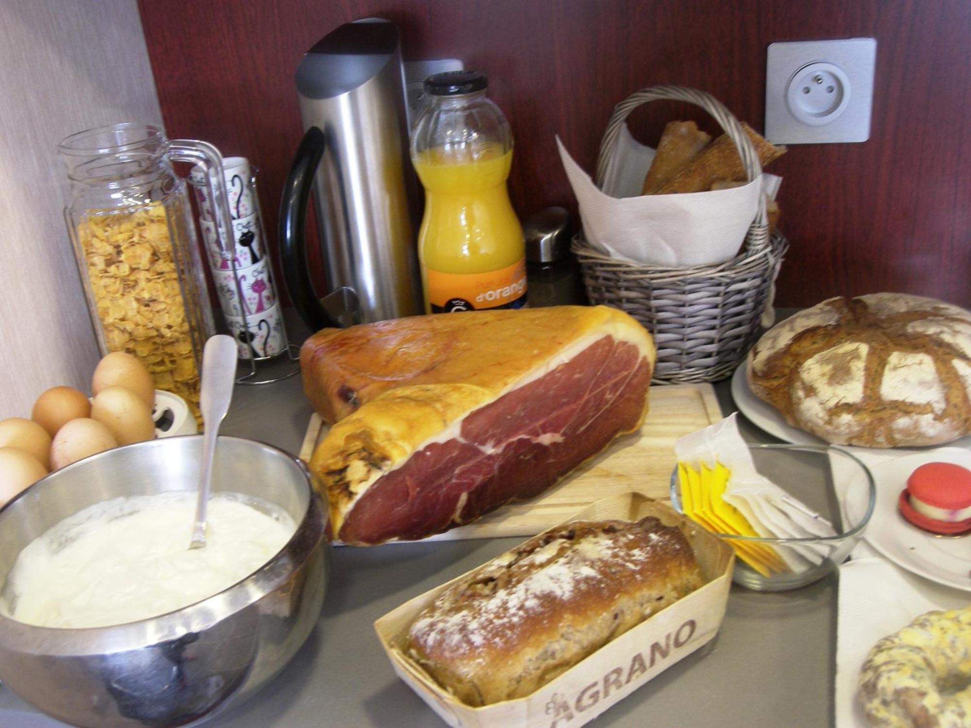 Del Matin Calme Bed & Breakfast Montverdun